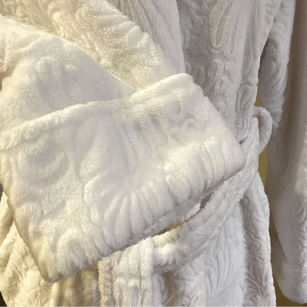Soft White Robe - Picture 9 of 11